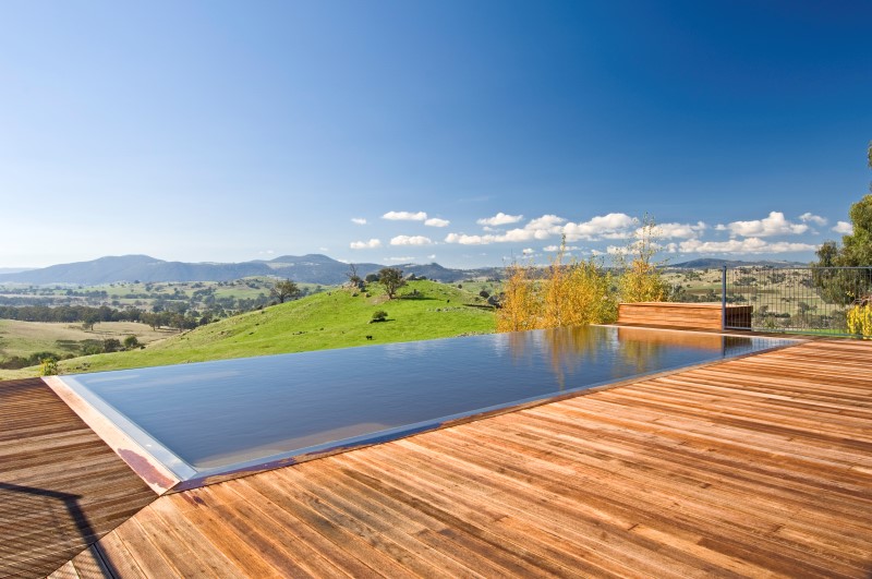 Bgs Pools ans Spas Infinity Pool Installation Image 1