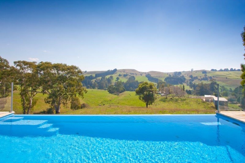 Bgs Pools ans Spas Infinity Pool Installation Image 3